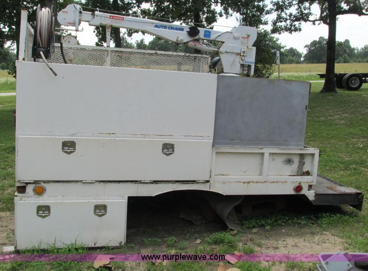 image for item G9279 12'L x 8'W service bed