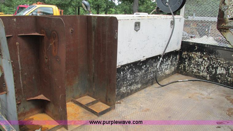 image for item G9279 12'L x 8'W service bed