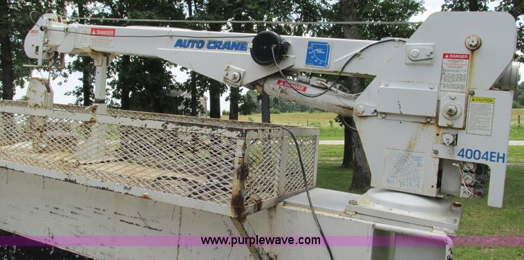 image for item G9279 12'L x 8'W service bed