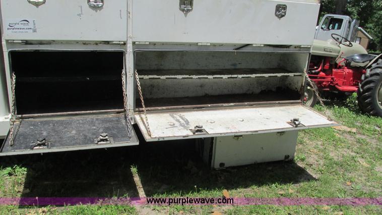 image for item G9279 12'L x 8'W service bed