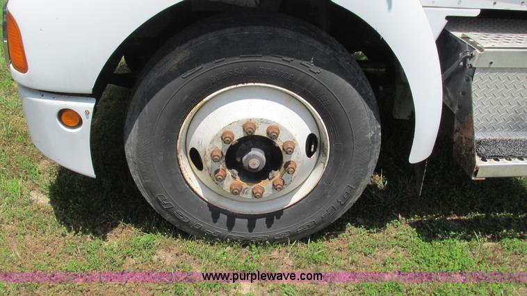 image for item G9280 1999 Kenworth T300 semi truck