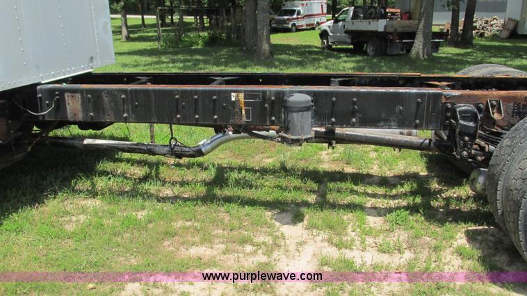 image for item G9280 1999 Kenworth T300 semi truck