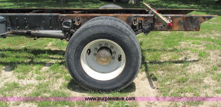 image for item G9280 1999 Kenworth T300 semi truck