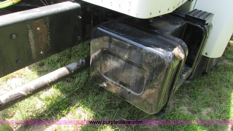 image for item G9280 1999 Kenworth T300 semi truck