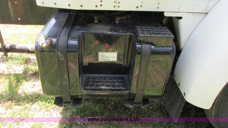 image for item G9280 1999 Kenworth T300 semi truck