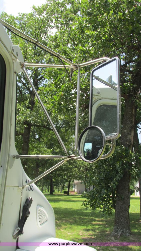 image for item G9280 1999 Kenworth T300 semi truck