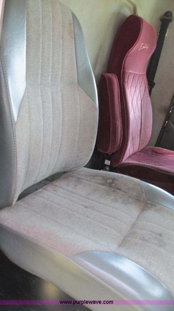 image for item G9280 1999 Kenworth T300 semi truck