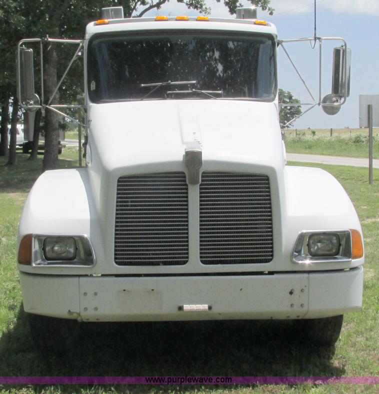 image for item G9280 1999 Kenworth T300 semi truck