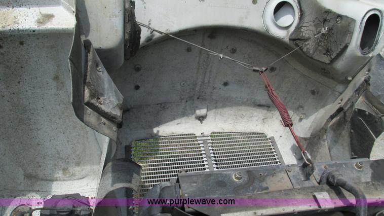 image for item G9280 1999 Kenworth T300 semi truck