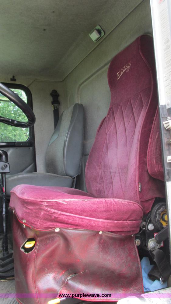 image for item G9280 1999 Kenworth T300 semi truck