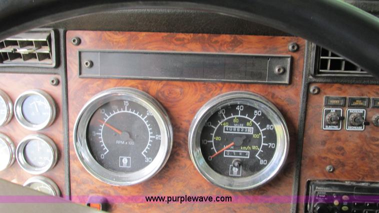 image for item G9280 1999 Kenworth T300 semi truck