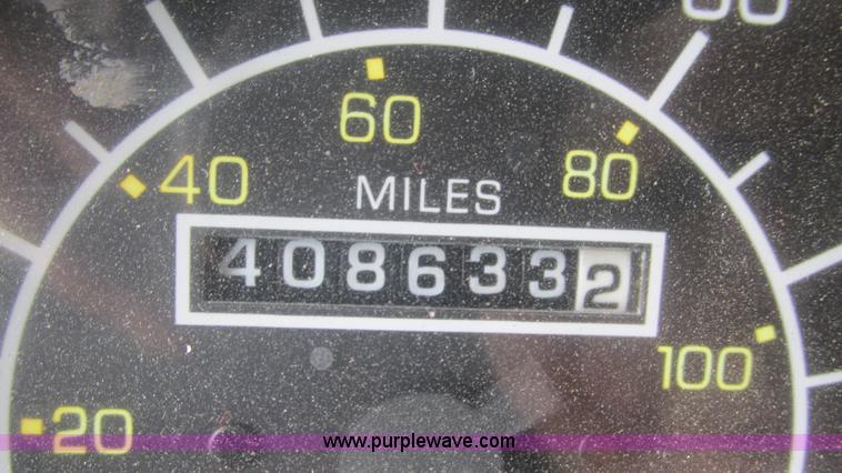 image for item G9280 1999 Kenworth T300 semi truck