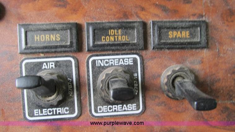 image for item G9280 1999 Kenworth T300 semi truck