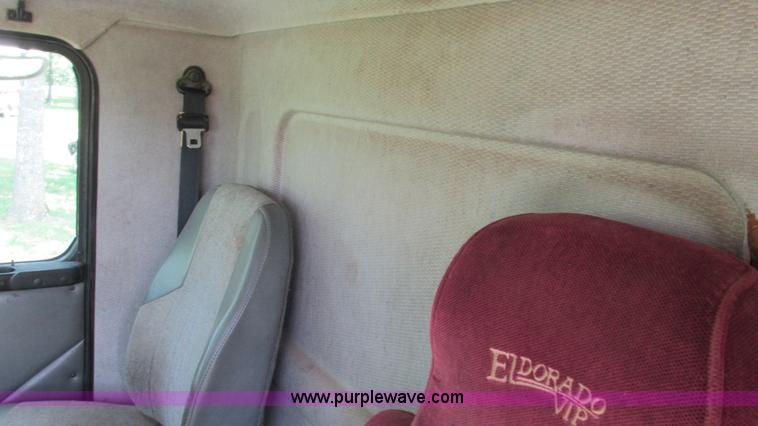 image for item G9280 1999 Kenworth T300 semi truck