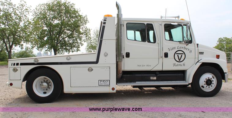 image for item H2715 2002 Freightliner FL70 Crew Cab flatbed truck