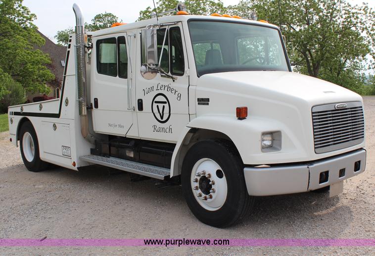 image for item H2715 2002 Freightliner FL70 Crew Cab flatbed truck