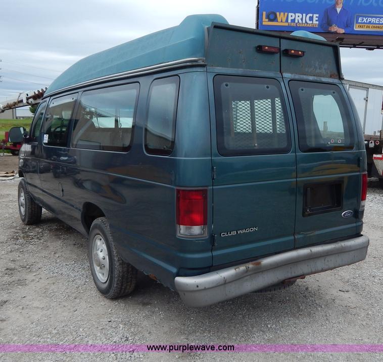 image for item H3320 1995 Ford Club Wagon van