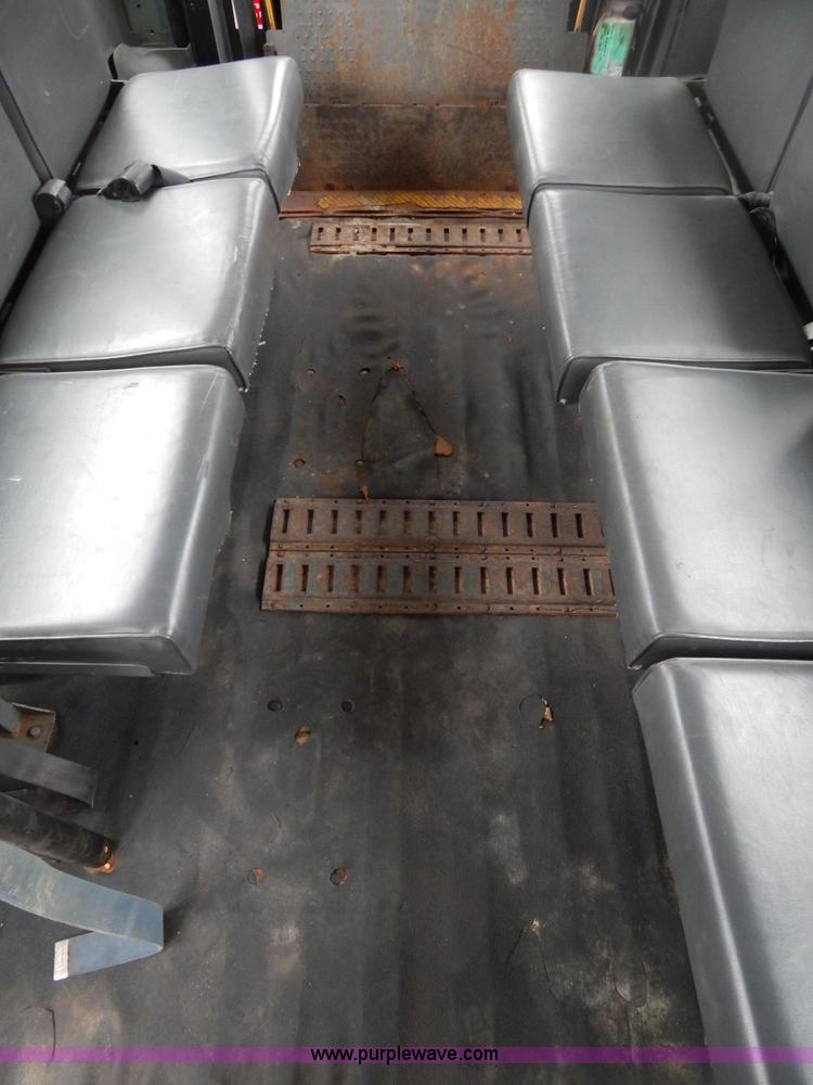 image for item H3320 1995 Ford Club Wagon van