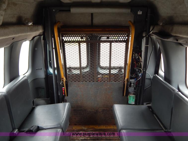 image for item H3320 1995 Ford Club Wagon van