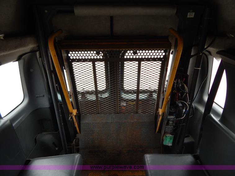 image for item H3320 1995 Ford Club Wagon van