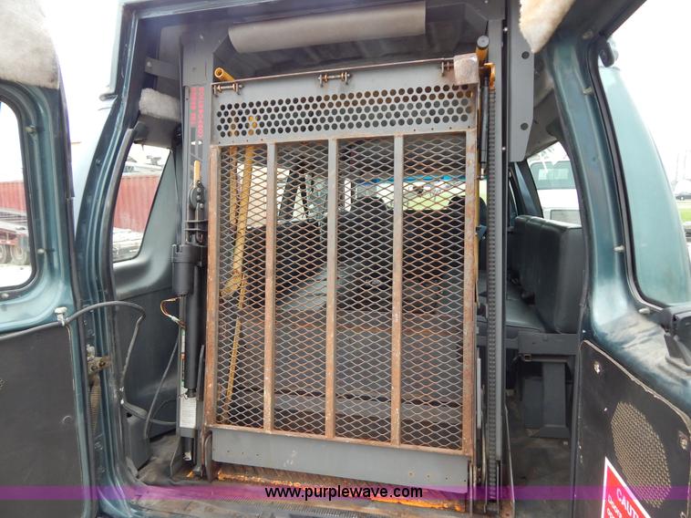 image for item H3320 1995 Ford Club Wagon van