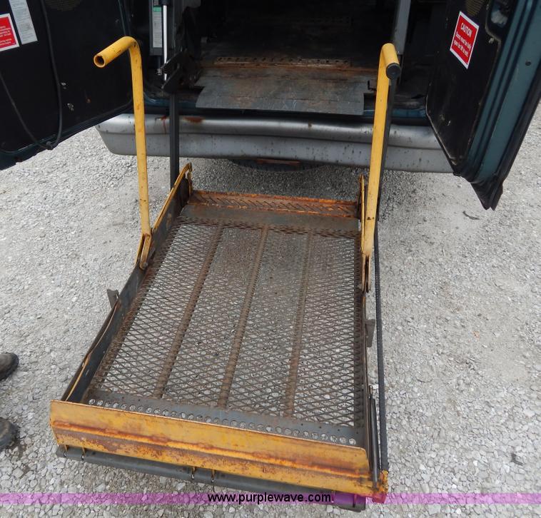 image for item H3320 1995 Ford Club Wagon van