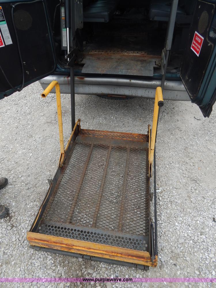 image for item H3320 1995 Ford Club Wagon van