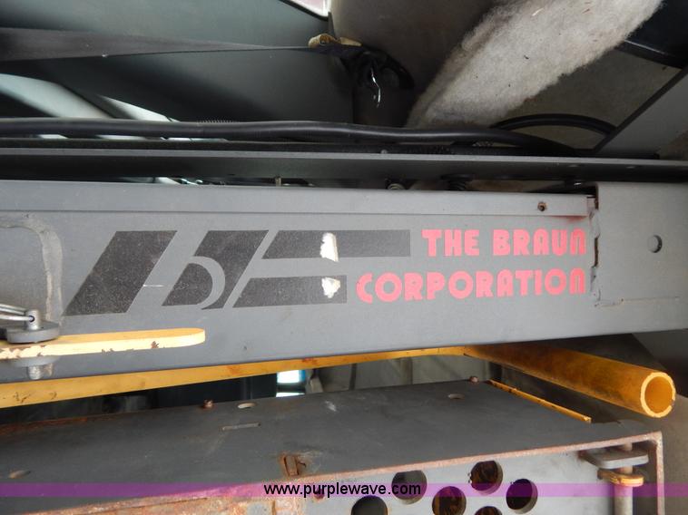 image for item H3320 1995 Ford Club Wagon van