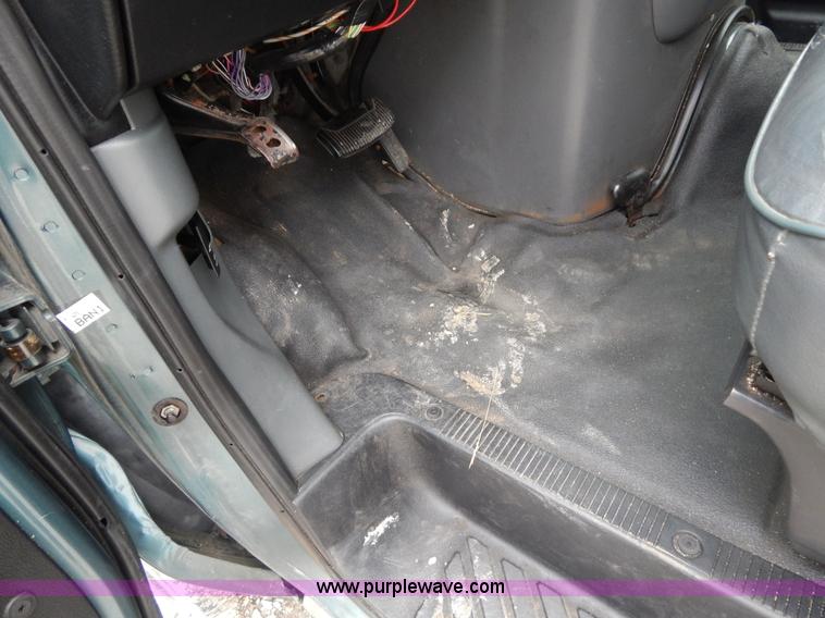 image for item H3320 1995 Ford Club Wagon van