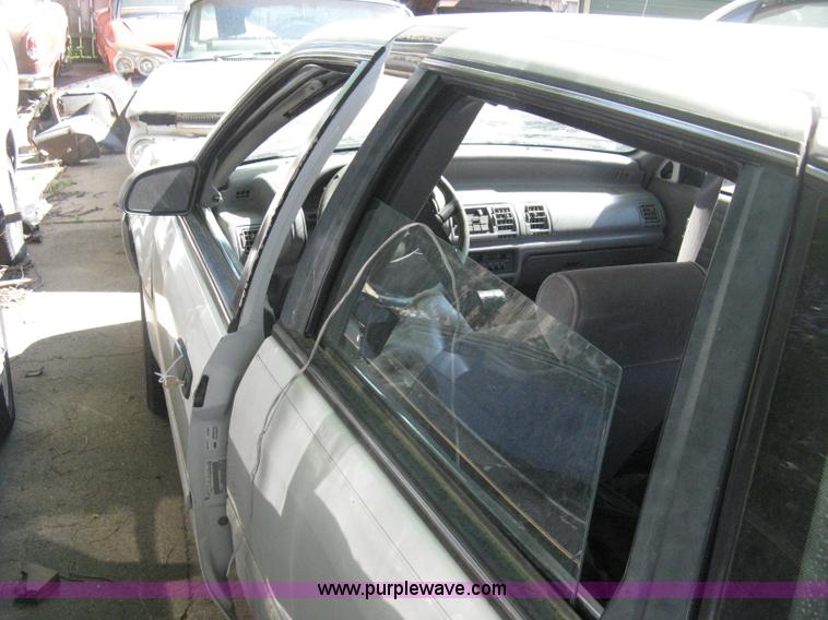 image for item H5351 1993 Mercury Topaz GS