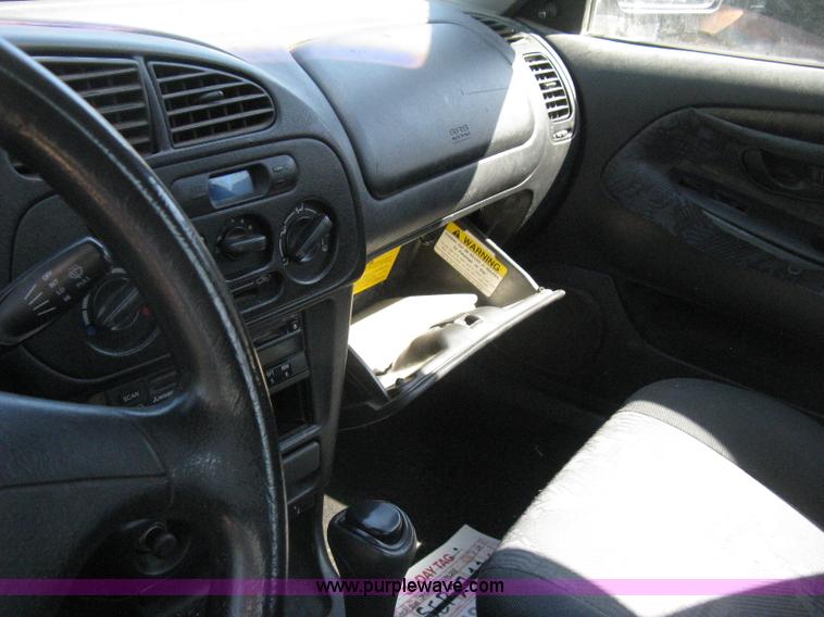 image for item H5352 2000 Mitsubishi Mirage DE