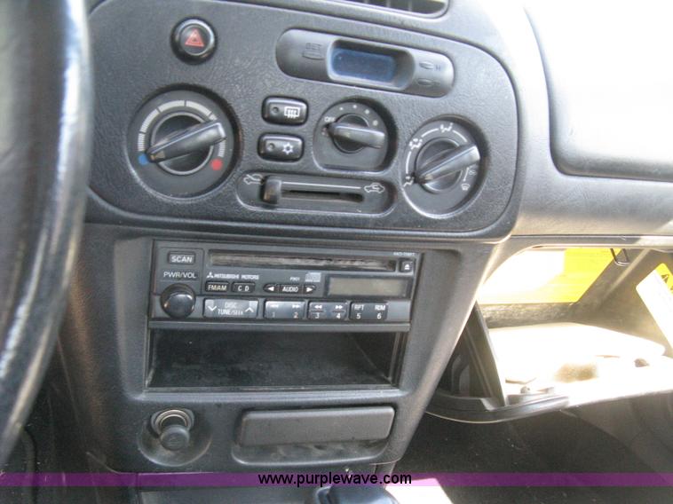image for item H5352 2000 Mitsubishi Mirage DE