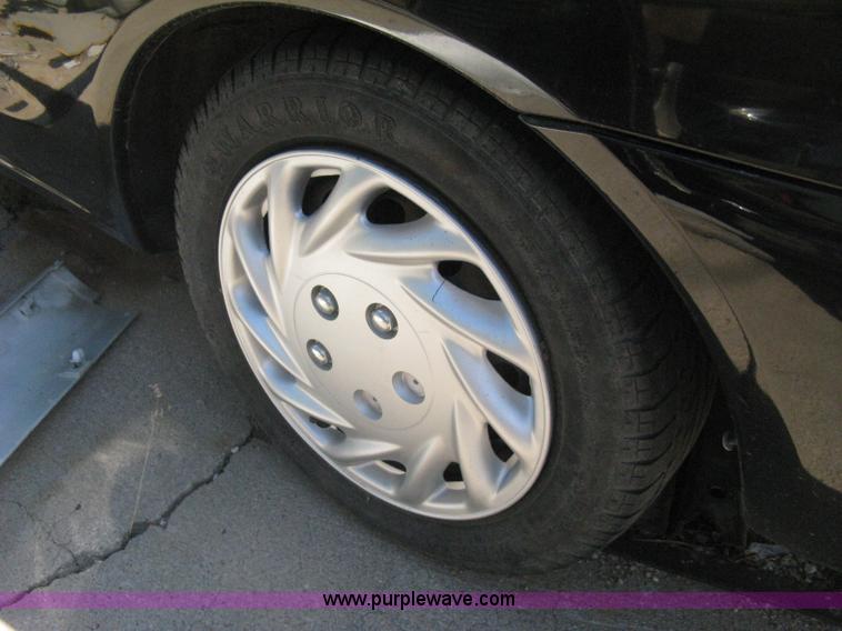 image for item H5352 2000 Mitsubishi Mirage DE