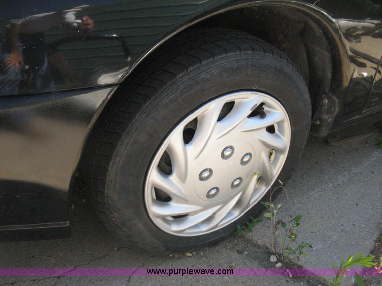 image for item H5352 2000 Mitsubishi Mirage DE