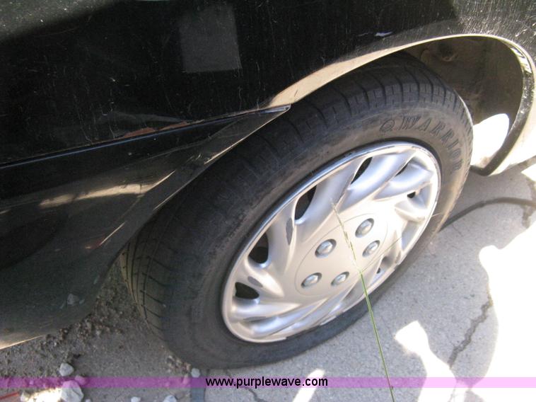 image for item H5352 2000 Mitsubishi Mirage DE