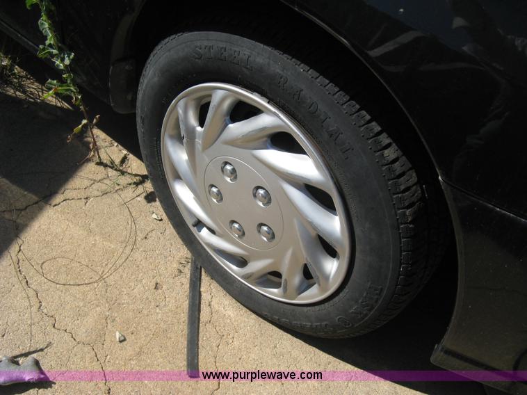 image for item H5352 2000 Mitsubishi Mirage DE