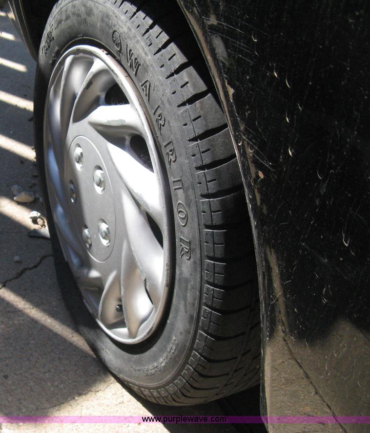 image for item H5352 2000 Mitsubishi Mirage DE