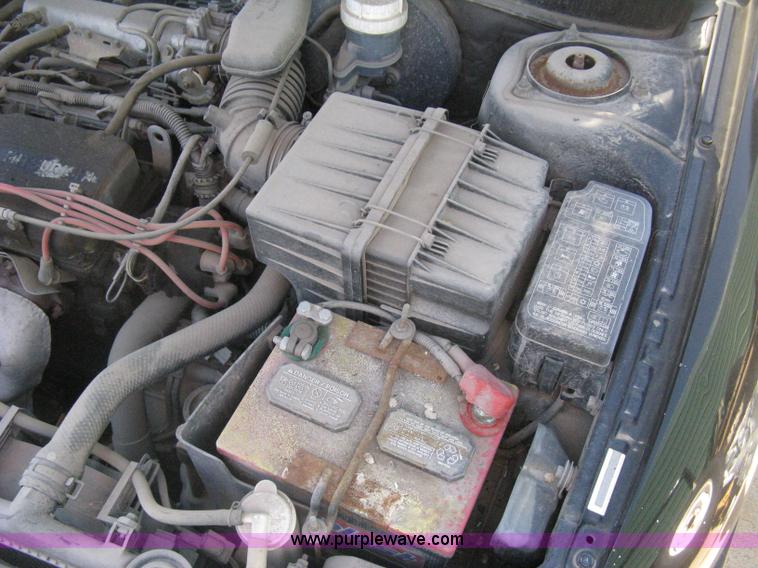 image for item H5352 2000 Mitsubishi Mirage DE