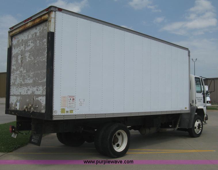 image for item H5368 1995 Ford CF7000 box truck