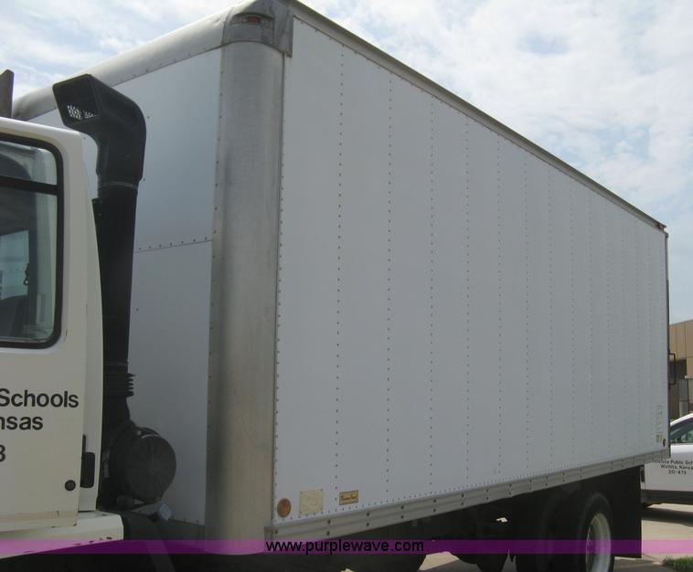 image for item H5368 1995 Ford CF7000 box truck