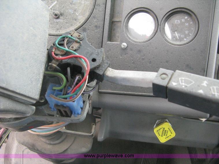 image for item H5368 1995 Ford CF7000 box truck