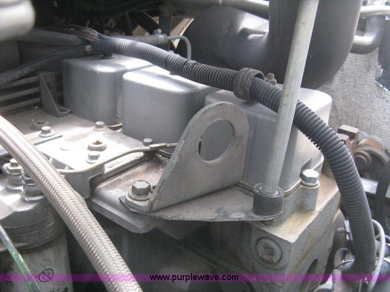 image for item H5368 1995 Ford CF7000 box truck