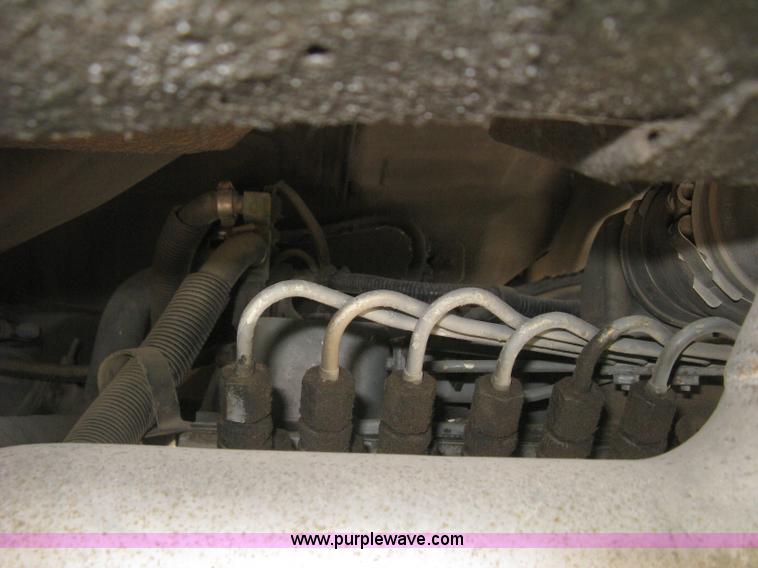 image for item H5368 1995 Ford CF7000 box truck