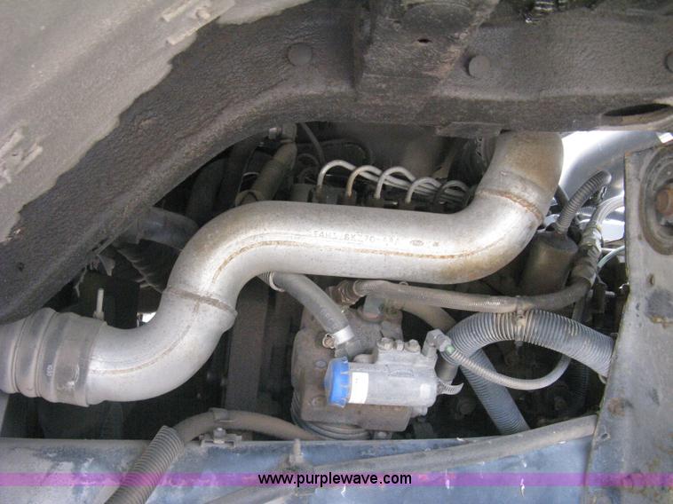 image for item H5368 1995 Ford CF7000 box truck