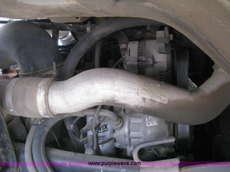 image for item H5368 1995 Ford CF7000 box truck