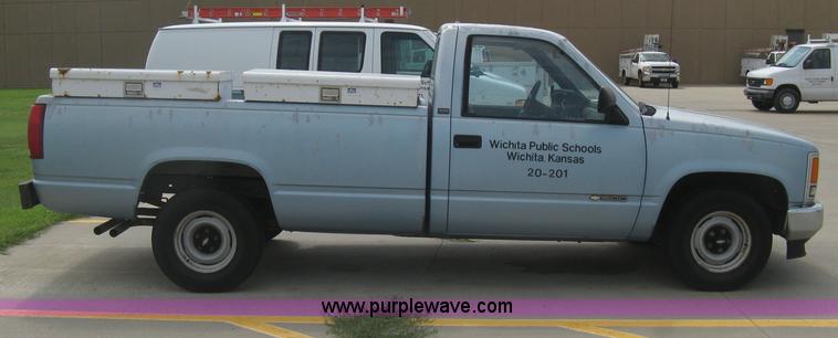 image for item H5369 1991 Chevrolet Cheyenne 1500 pickup truck