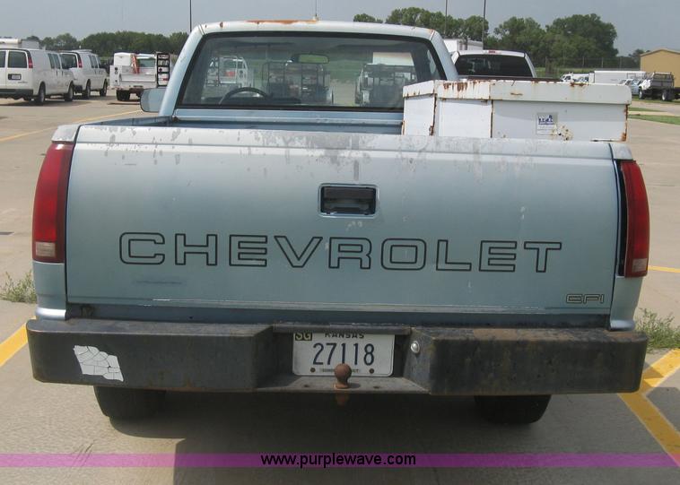 image for item H5369 1991 Chevrolet Cheyenne 1500 pickup truck