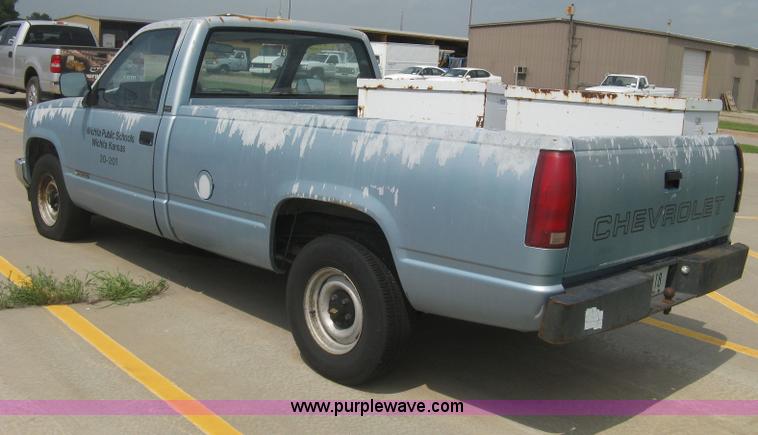 image for item H5369 1991 Chevrolet Cheyenne 1500 pickup truck