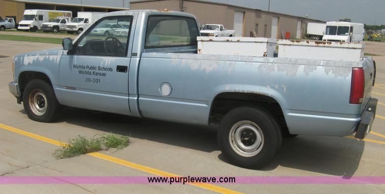 image for item H5369 1991 Chevrolet Cheyenne 1500 pickup truck