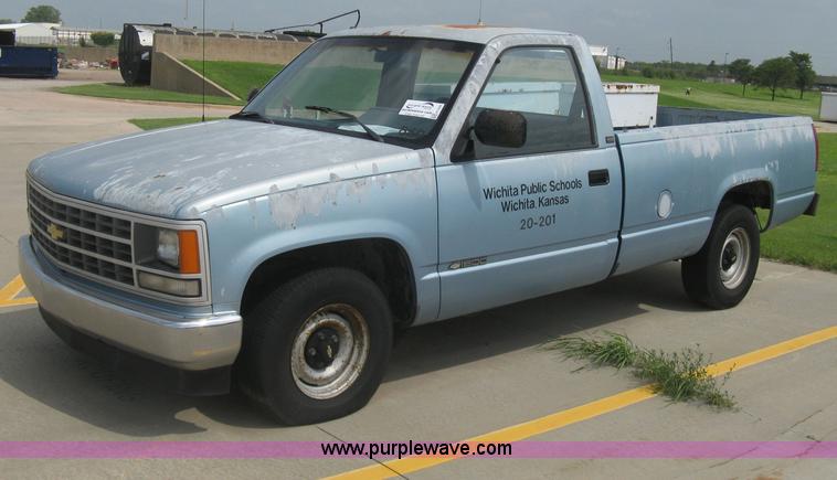 image for item H5369 1991 Chevrolet Cheyenne 1500 pickup truck